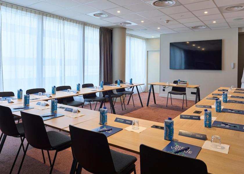 Île-de-France Nanterre Meeting facility