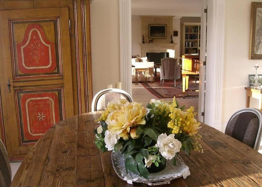 Brittany Epiniac Interior Entrance