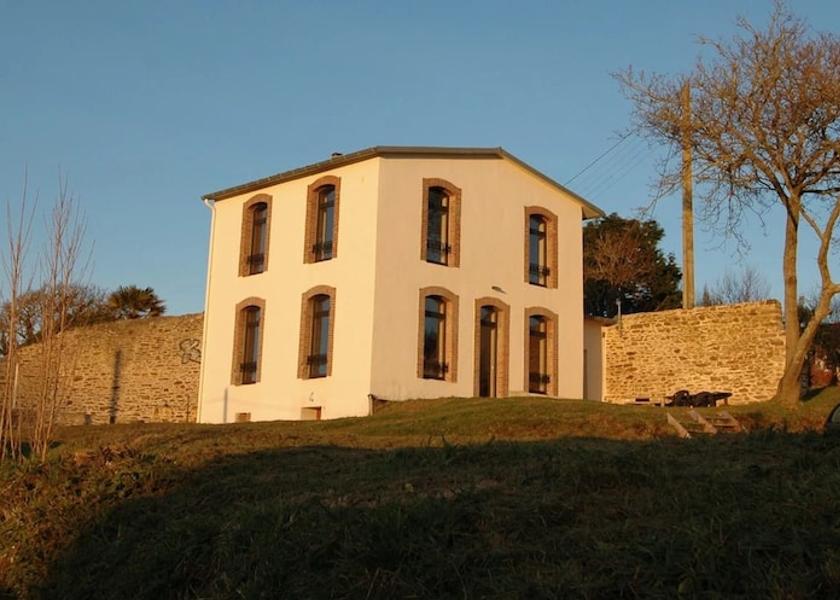 Brittany Locmaria-Plouzane Facade