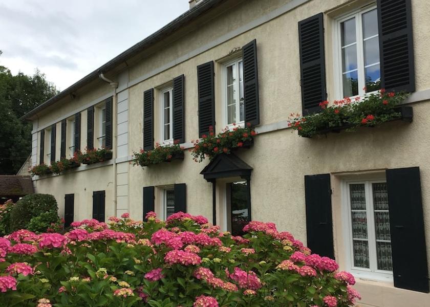Hauts-de-France Gouvieux Building design