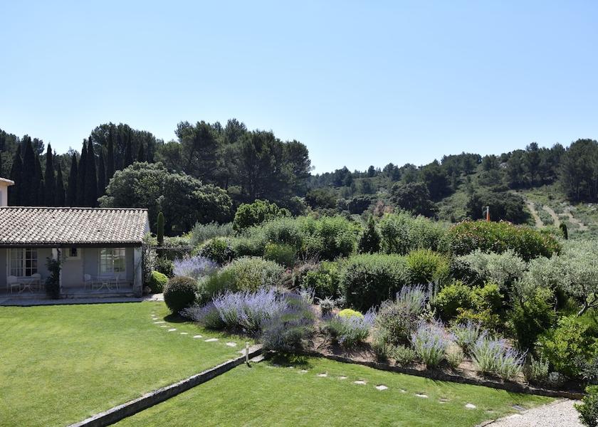 Provence-Alpes-Côte d'Azur Les Baux-de-Provence Garden view