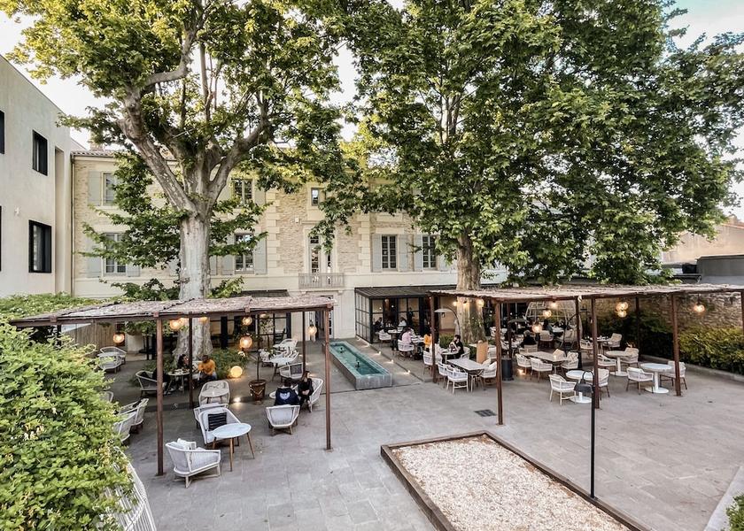 Provence-Alpes-Côte d'Azur St.-Rémy-de-Provence Courtyard