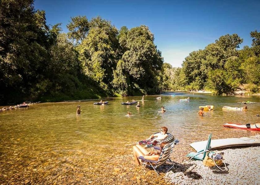 Occitanie Bagnols-sur-Ceze Beach