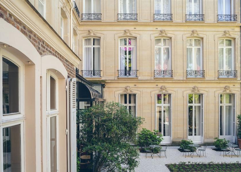 Île-de-France Paris Front of property