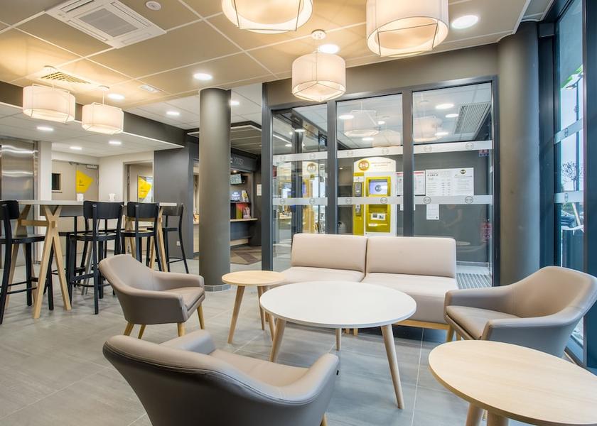 Auvergne-Rhone-Alpes Saint-Cergues Lobby