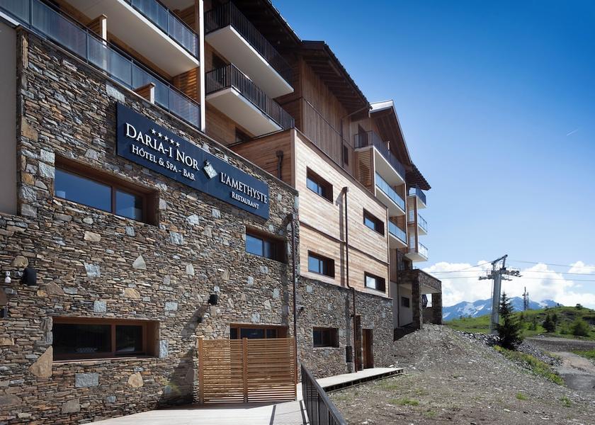 Auvergne-Rhone-Alpes Huez Facade