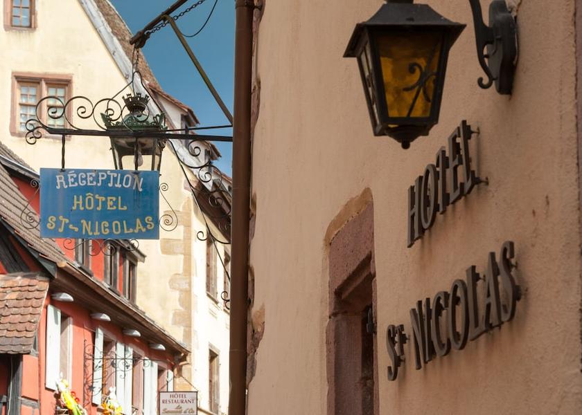 Grand Est Riquewihr Facade