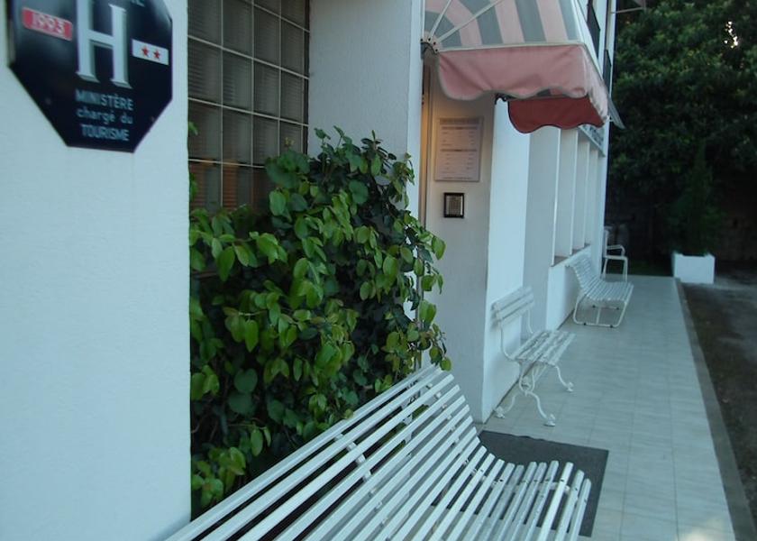 Corsica Grosseto-Prugna Exterior Detail