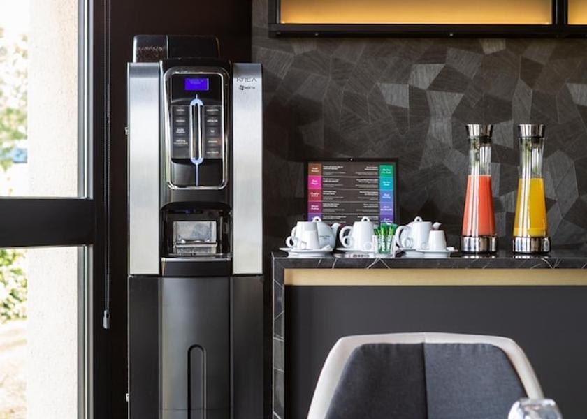 Brittany Saint-Jacques-de-la-Lande Dining Area