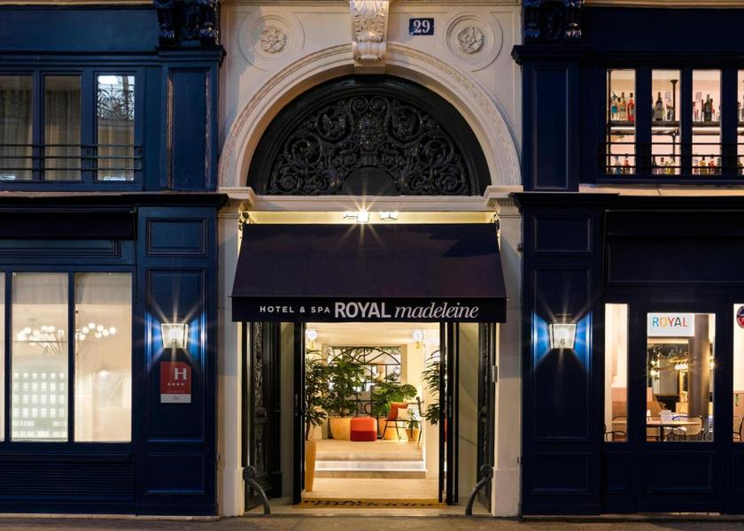 Île-de-France Paris Entrance
