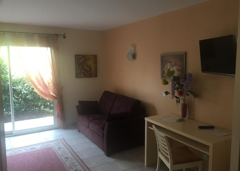 Nouvelle-Aquitaine Varetz Room