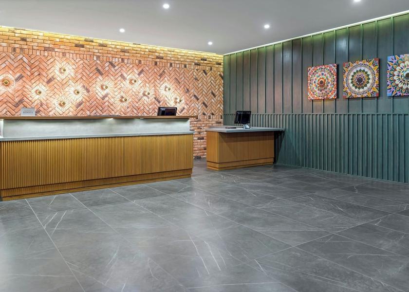 Alajuela Escazu Lobby