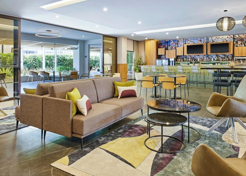 Alajuela Escazu Lobby