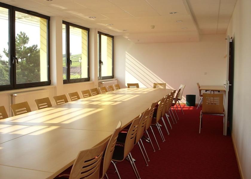 Grand Est Mittelwihr Meeting Room