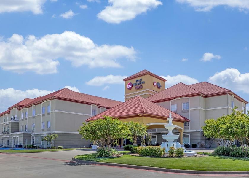 Texas Greenville Exterior Detail