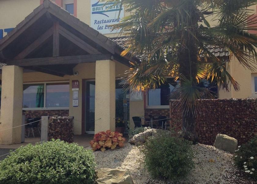 Pays de la Loire Saint-Saturnin Exterior Detail