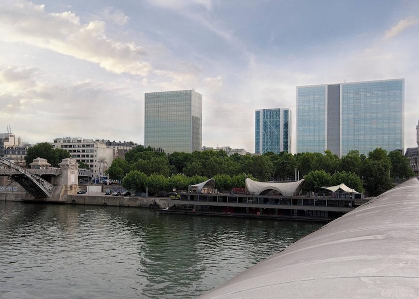 Ile-de-France Paris Exterior