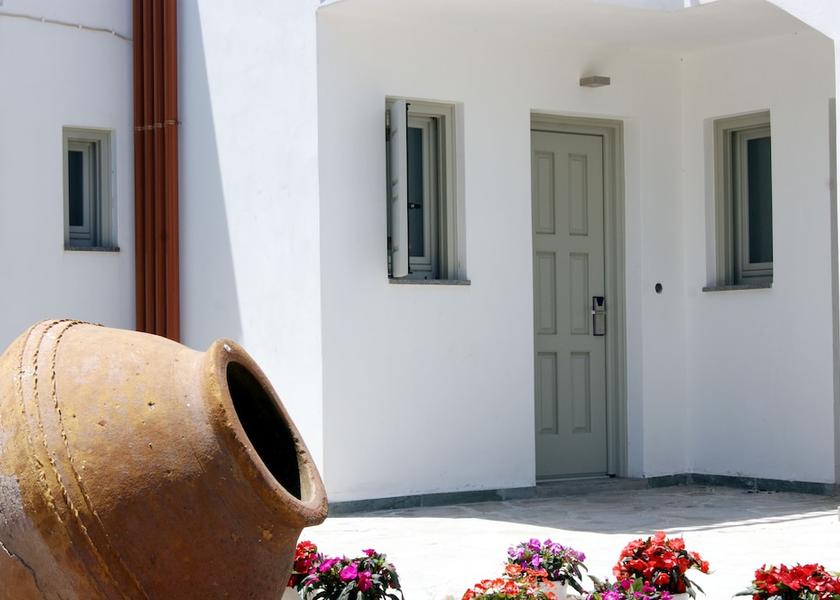 Attica Poros Exterior