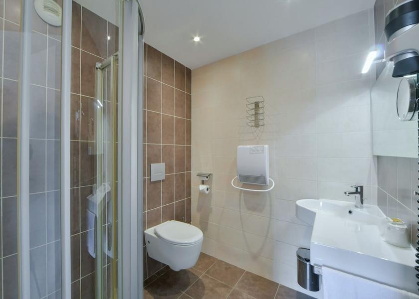 Centre - Loire Valley Bourges Bathroom