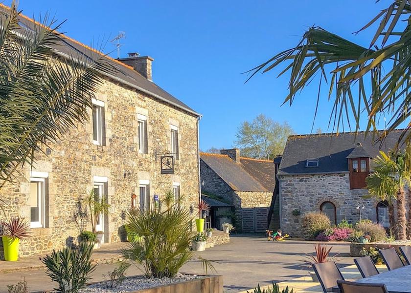 Brittany Yffiniac Facade