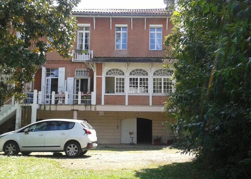 Occitanie Montauban Exterior Detail