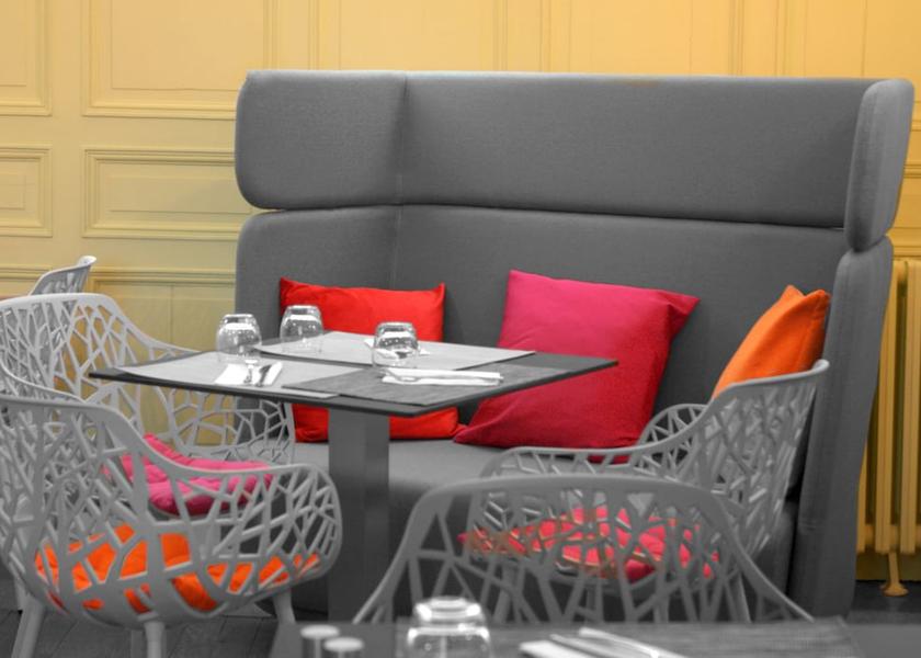 Nouvelle-Aquitaine Azay-le-Brule Family Dining