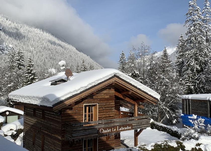 Auvergne-Rhône-Alpes Chamonix-Mont-Blanc Front of property