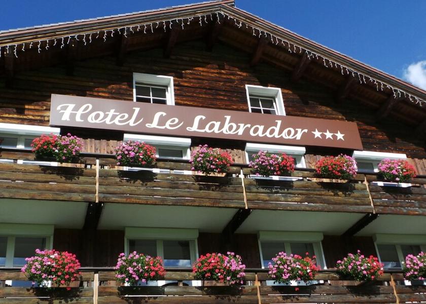 Auvergne-Rhône-Alpes Chamonix-Mont-Blanc Front of property
