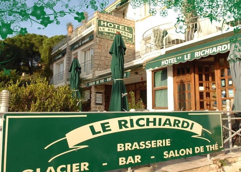 Var Carqueiranne Facade