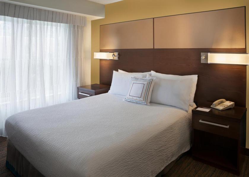 Ontario Mississauga One-Bedroom Suite