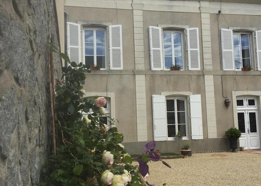 Nouvelle-Aquitaine Thouars Exterior Detail