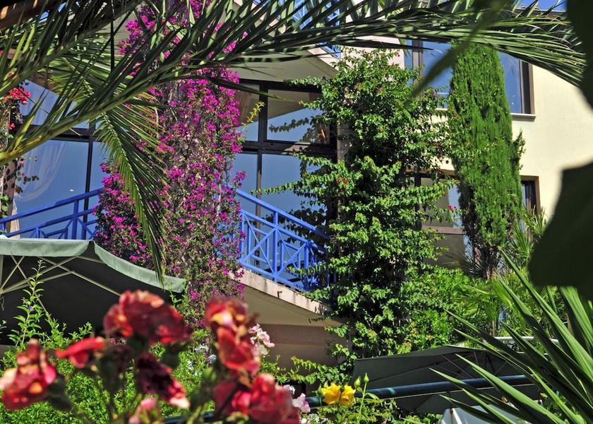 Provence-Alpes-Côte d'Azur Grasse Property Grounds