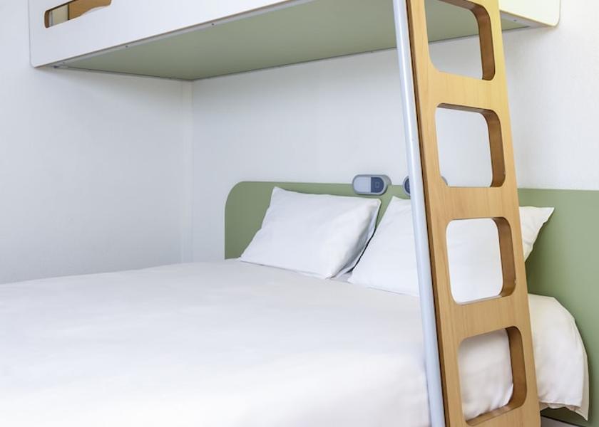 Normandy Saint-Contest Room