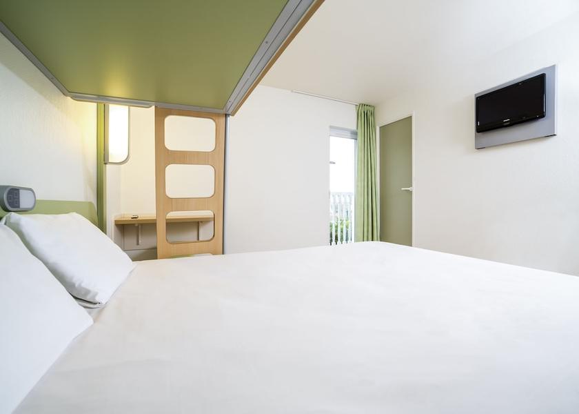 Normandy Saint-Contest Room