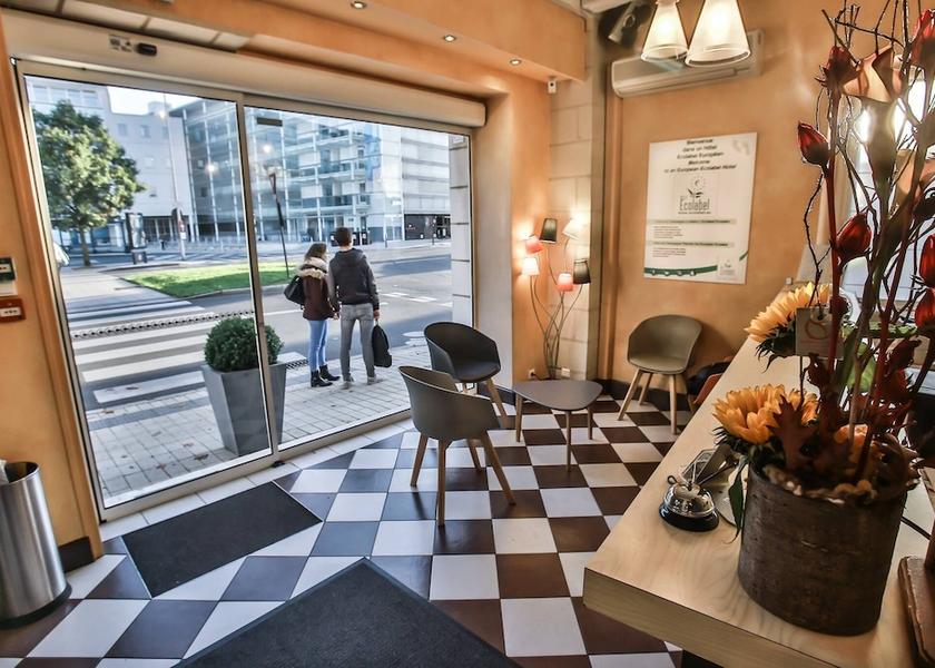 Pays de la Loire Angers Reception