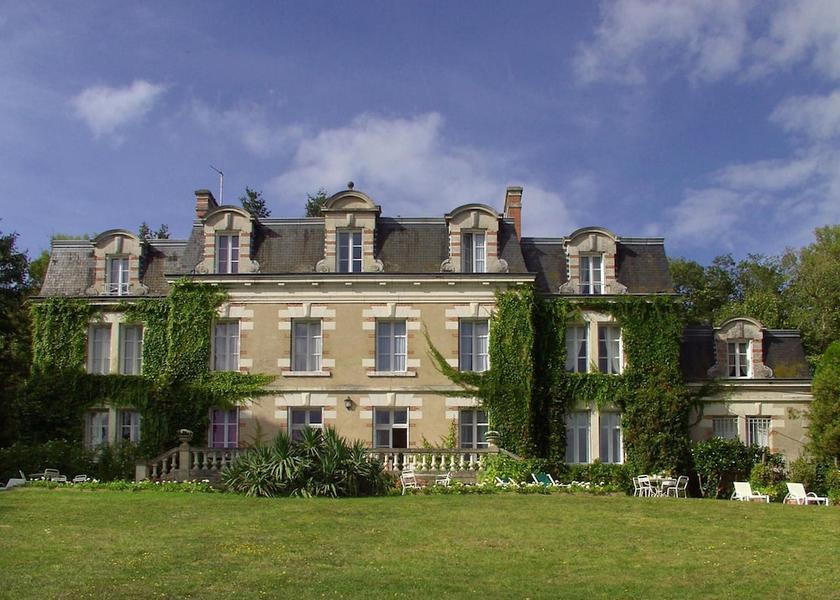 Centre-Loire Valley Veuzain-sur-Loire Exterior Detail