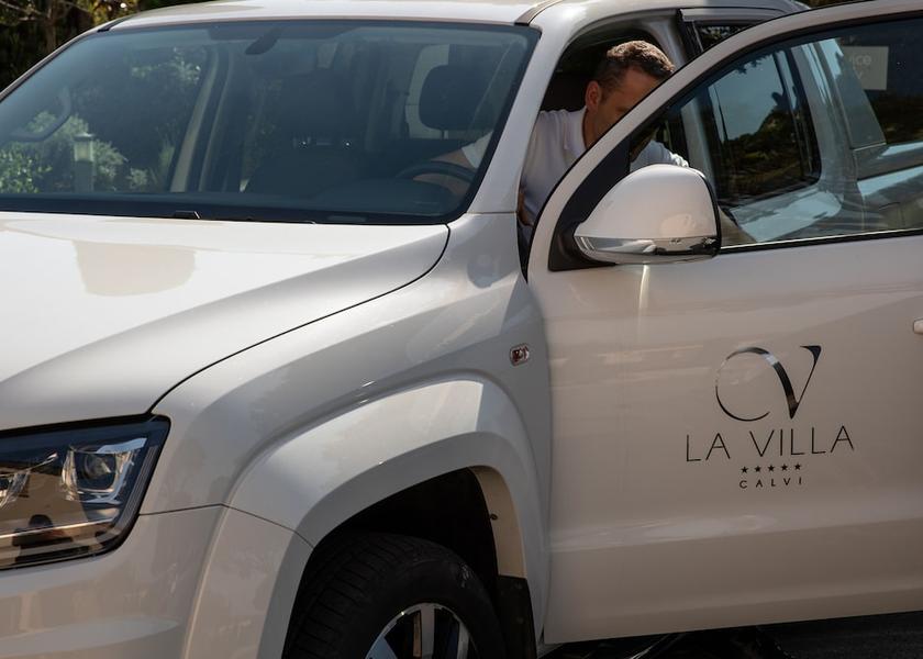 Corsica Calvi Parking