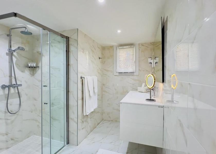 Provence-Alpes-Côte d'Azur Cavalaire-sur-Mer Bathroom