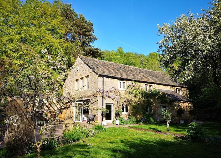 England Bakewell Facade