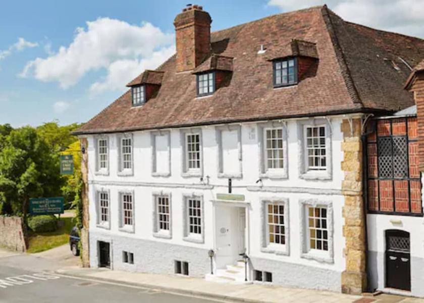 England Midhurst Facade