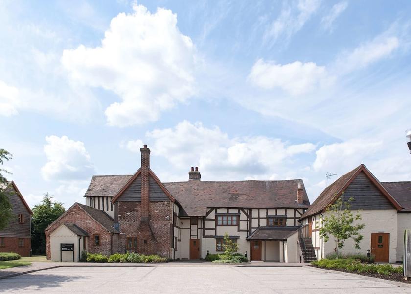 England Redditch Exterior Detail