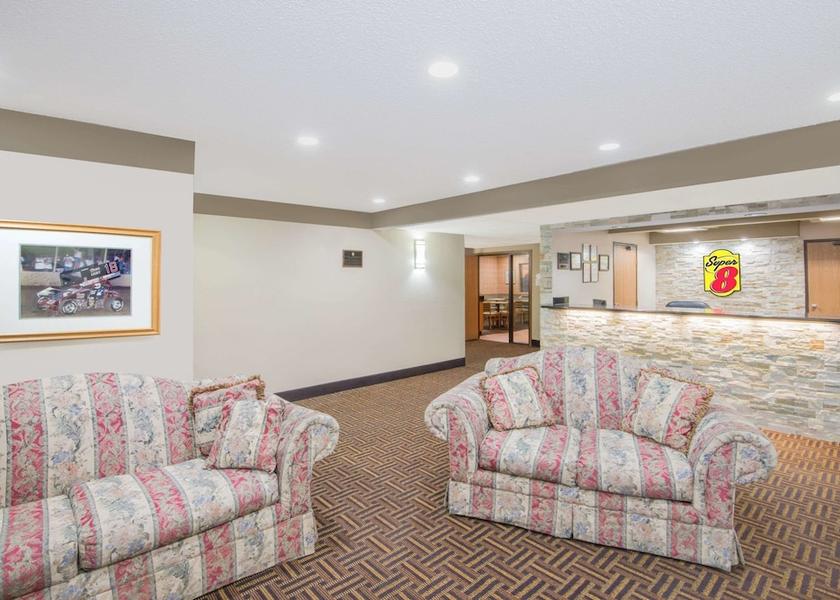 Iowa Knoxville Lobby
