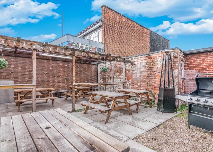 England Gainsborough Amenity