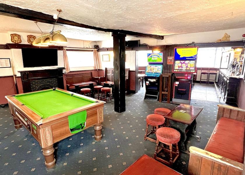 England Gainsborough Bar