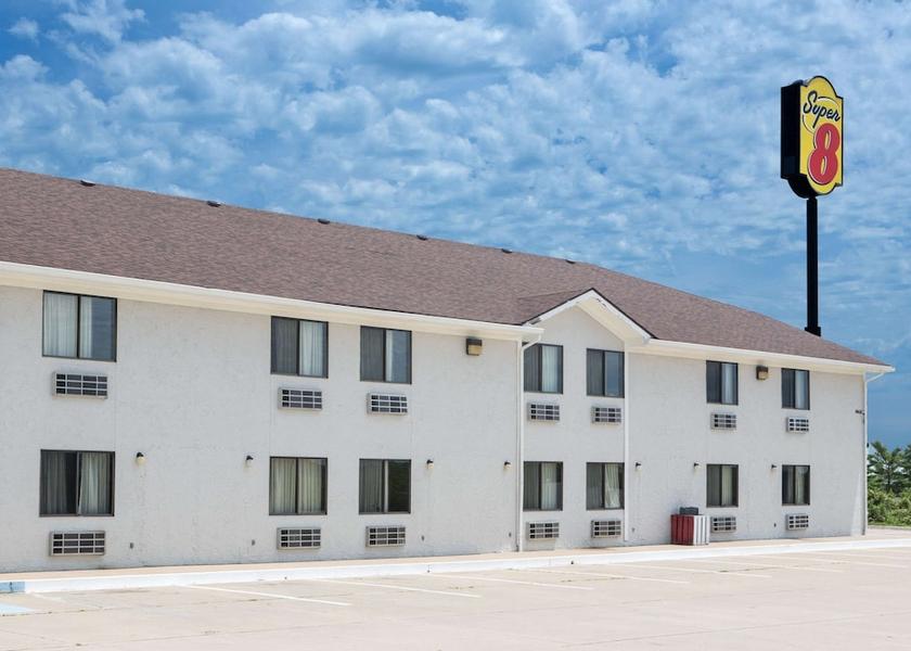 Missouri Boonville Exterior Detail