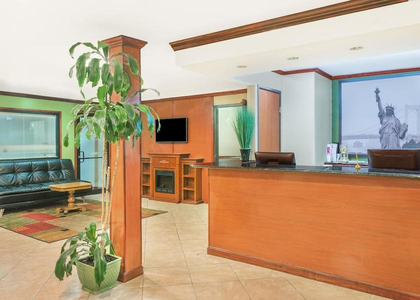 New Hampshire Tilton Lobby