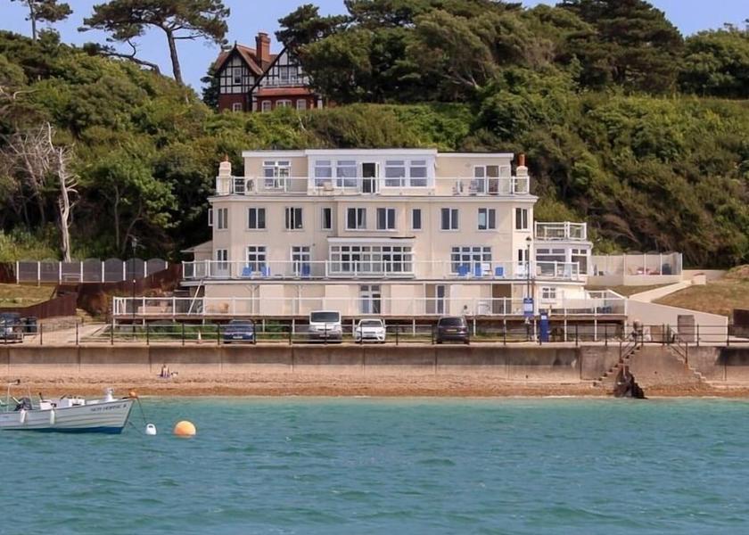 England Totland Bay Exterior Detail