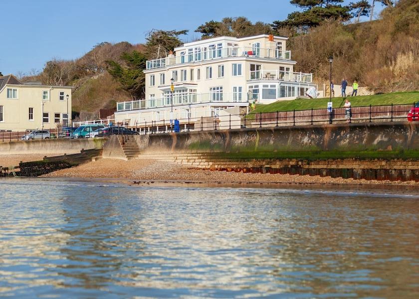 England Totland Bay Exterior Detail