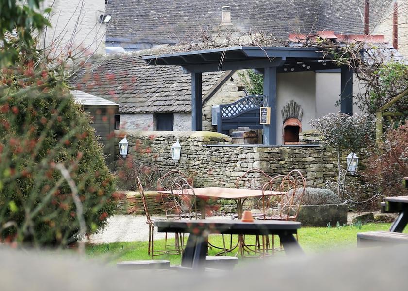 England Badminton Garden