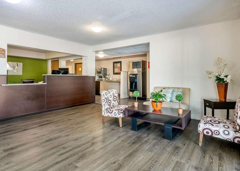 Florida Leesburg Lobby